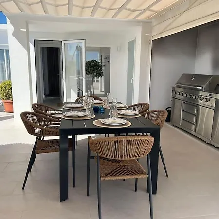 Scandinavian 3 Bdrm Penthouse דירה *