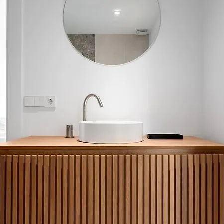 Scandinavian 3 Bdrm Penthouse *