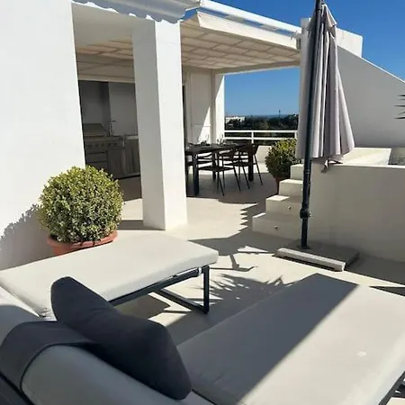 Scandinavian 3 Bdrm Penthouse דירה מארבלה